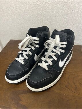 Nike High Top Panda Dunks Black and White Sneakers Size 3 Youth